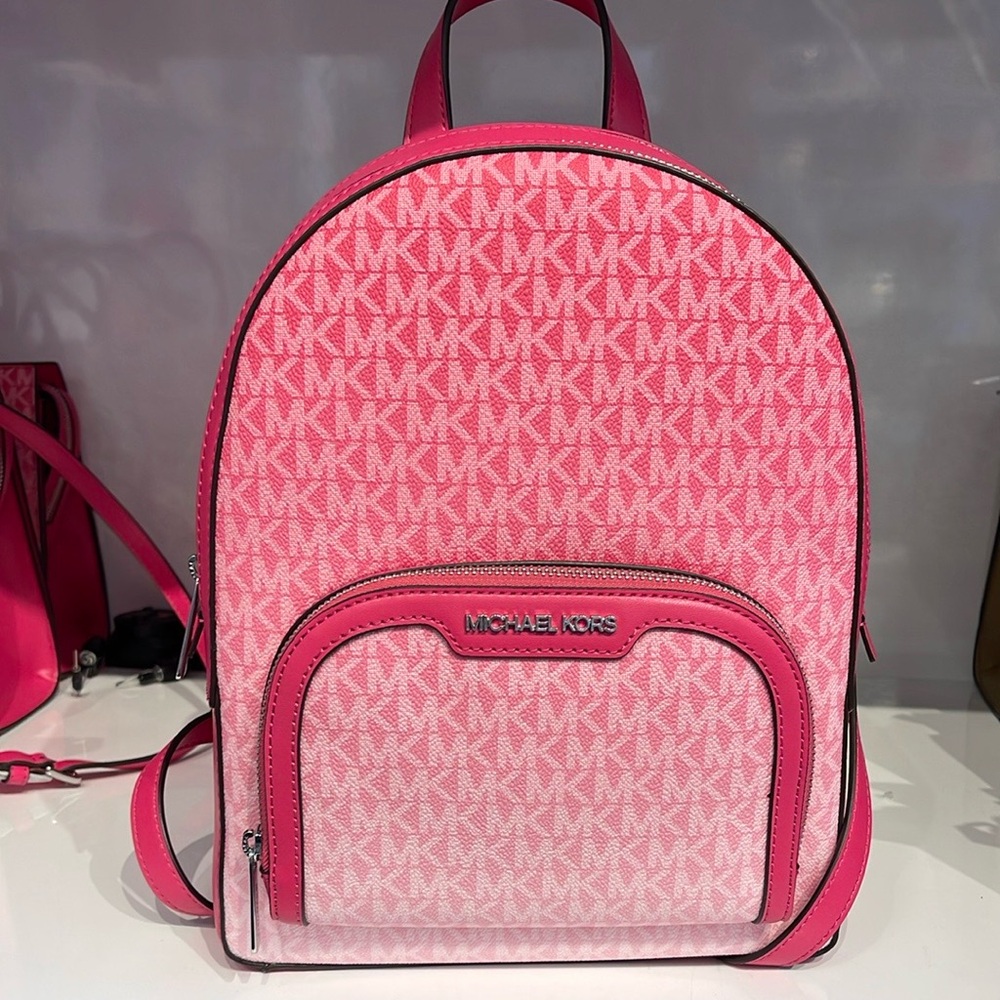 Michael Kors Jaycee Medium Ombré Signature Logo Backpack
Dragonfruit
NWT - Picture 6 of 14